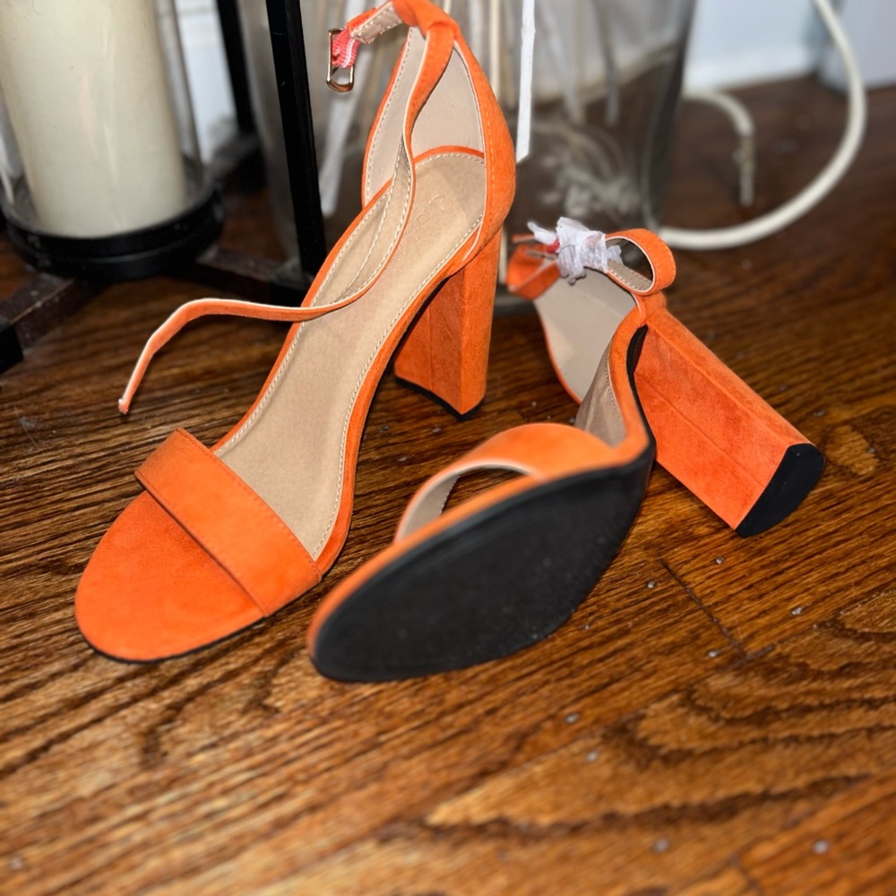 CHARLOTTE RUSSE HEELS - Picture 2 of 2